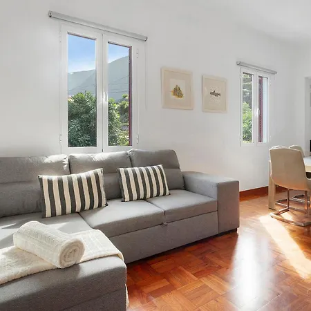 Casa Da Avo Ferreirinha * Seixal (Madeira)